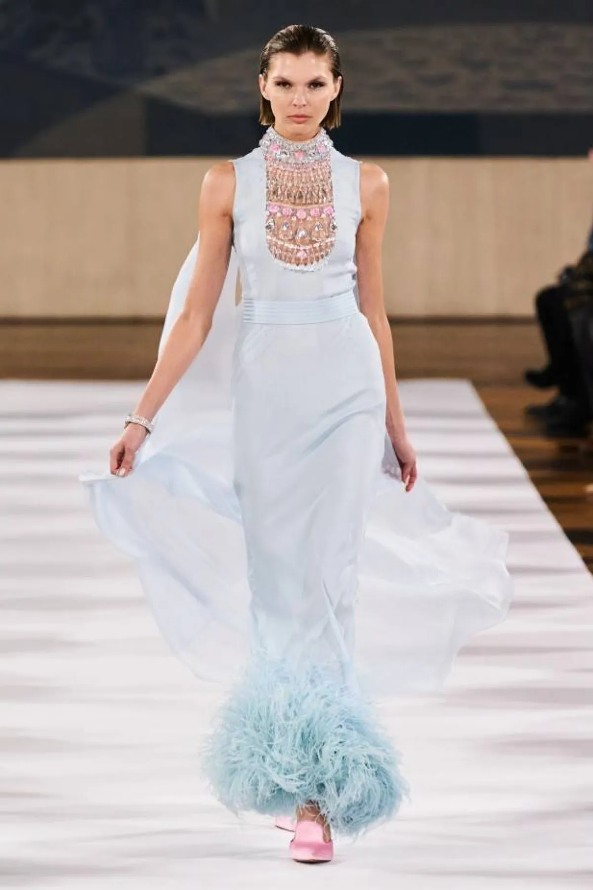 موديلات فساتين سهرة باللون الأزرق