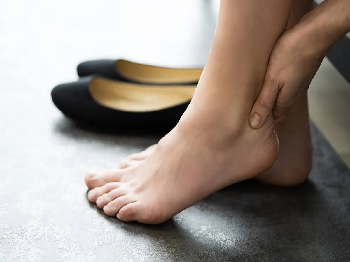 قد تشعرين بالحرارة في قدميكِ إذا كنت ترتدين الجوارب في أثناء النوم