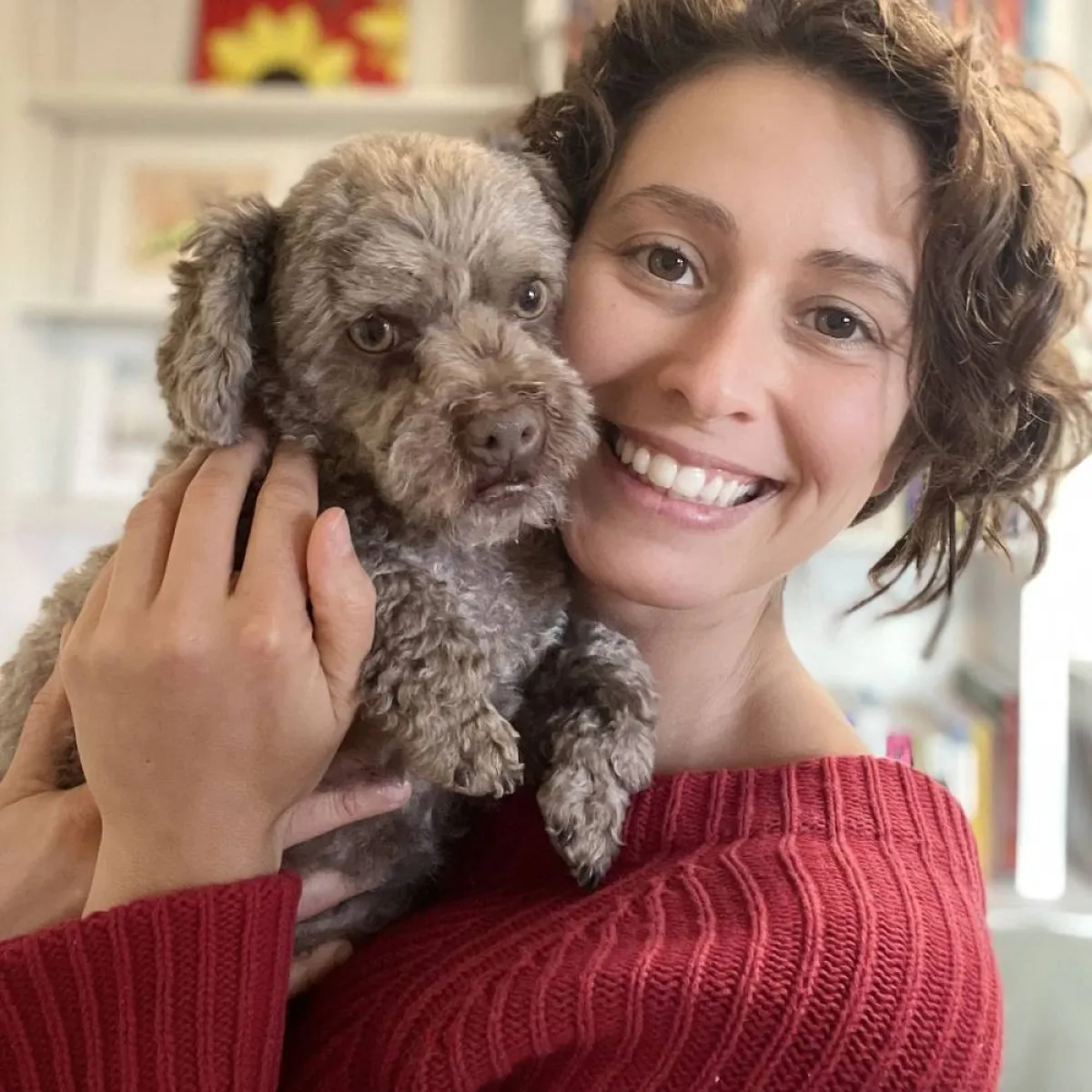 تركت عملاً براتب 60 ألف إسترليني لتعمل معالجة روحانية للحيوانات