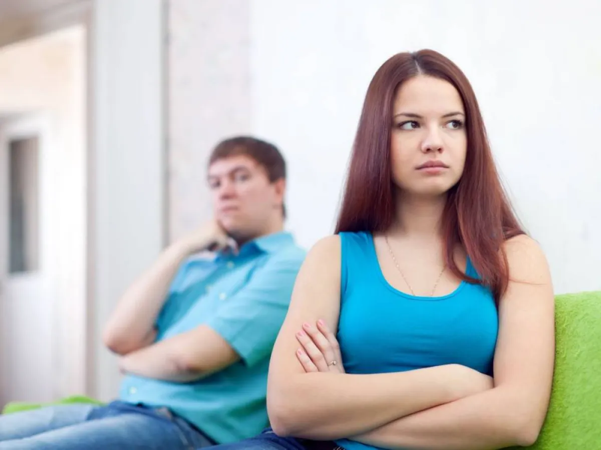 علامات تكشف أن زوجك لم يعد يحبك