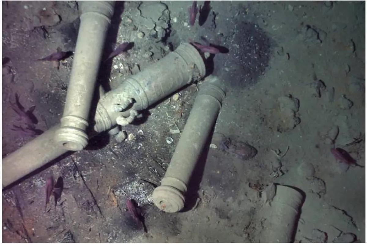 حطام سفينة غارقة 