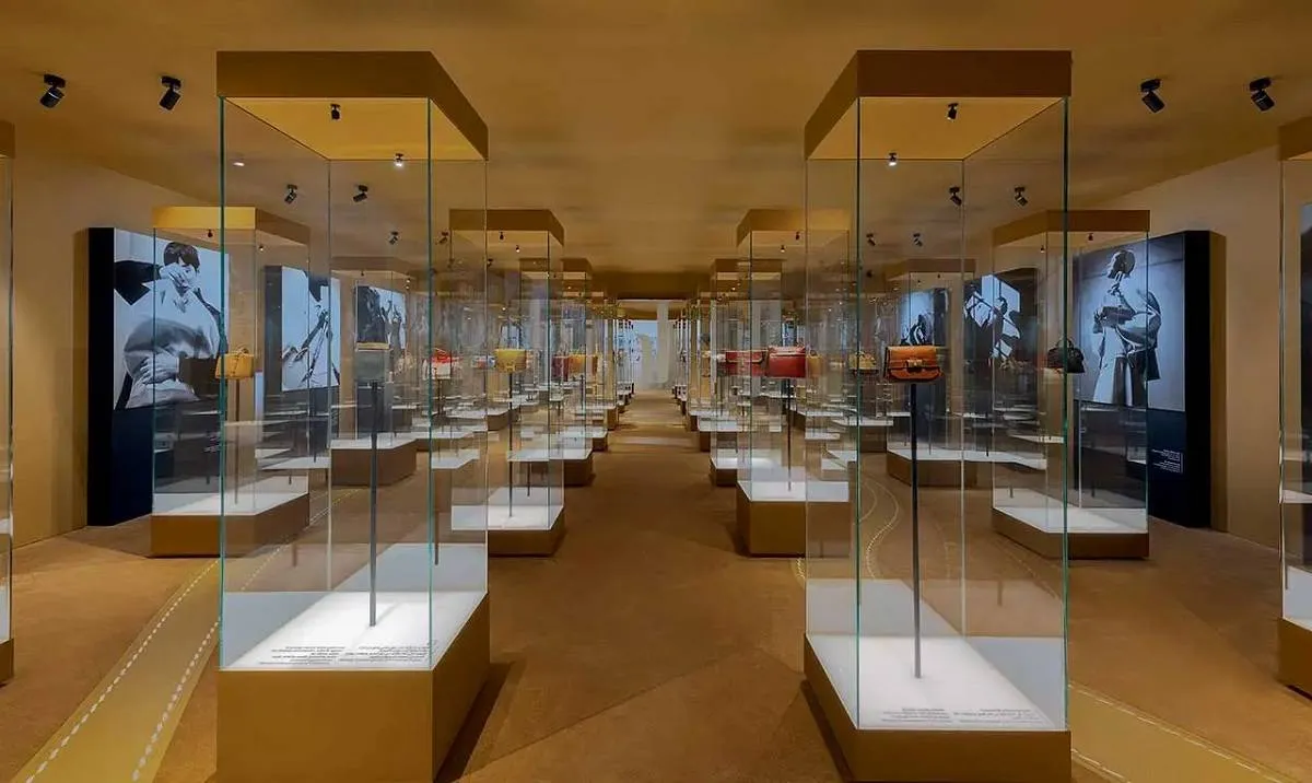 حكاية دار هيرميس في معرض "قصة حقيبة : Heritage Hermès" في متحف قطر الوطني