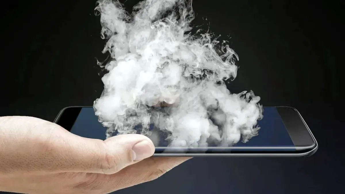 فى الصيف.. طريقة لمنع سخونة بطارية الهاتف