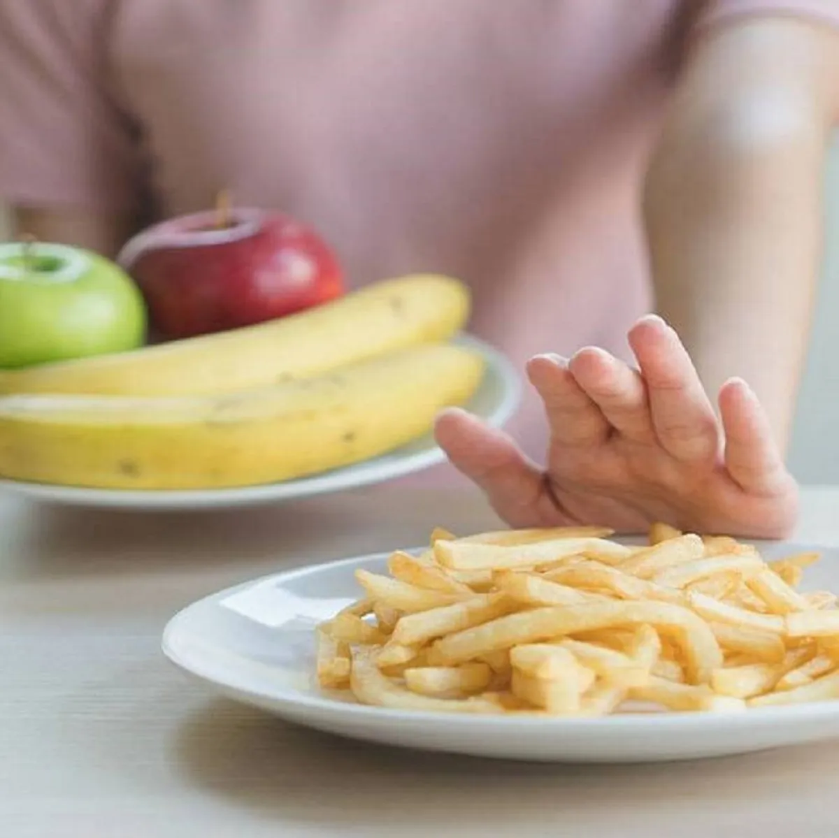 صورة ليد ترفض الطعام