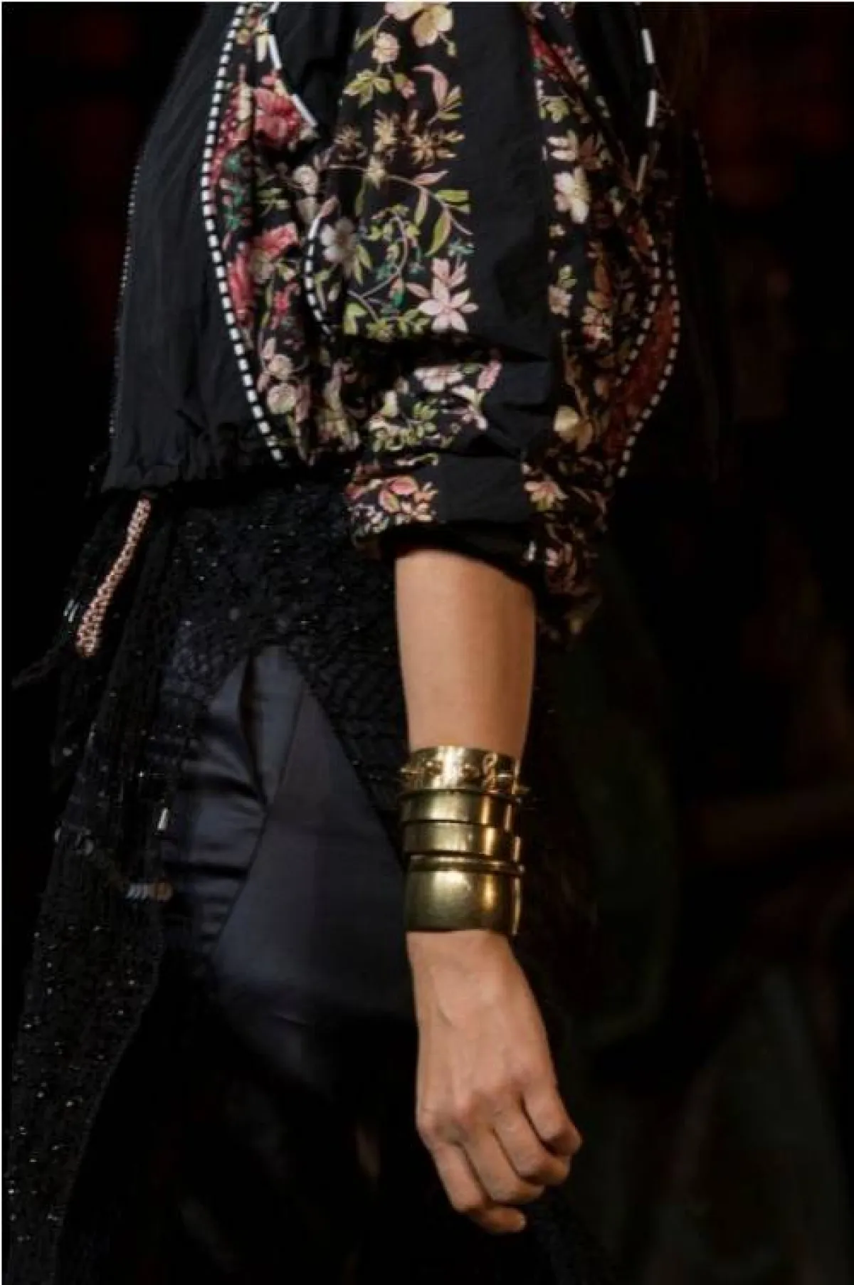 أساور عريضة من إيترو  Etro