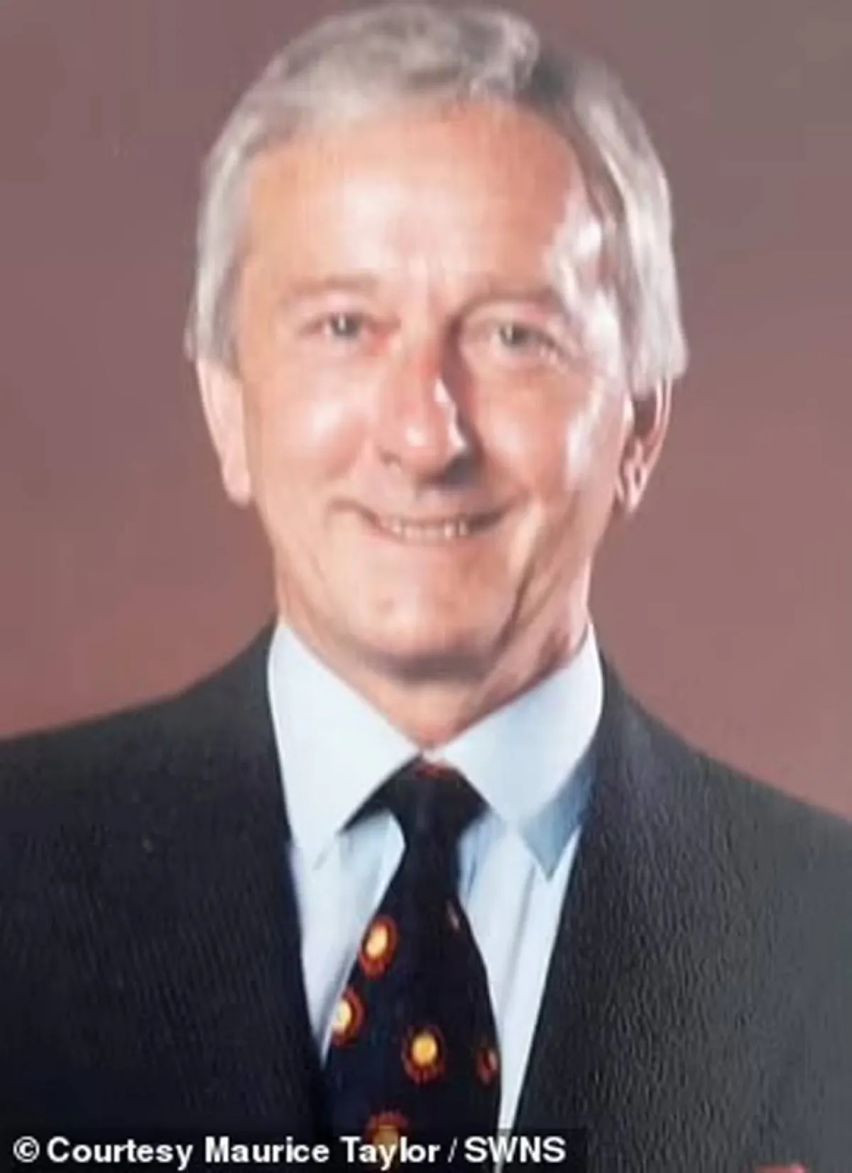 بريطاني يعود إلى العمل بعمر 78 عاماً؛ لعجزه عن دفع الفواتير