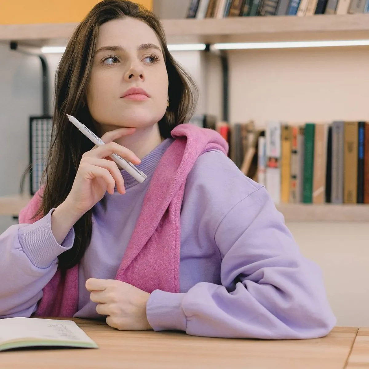 صورة لمراهقة