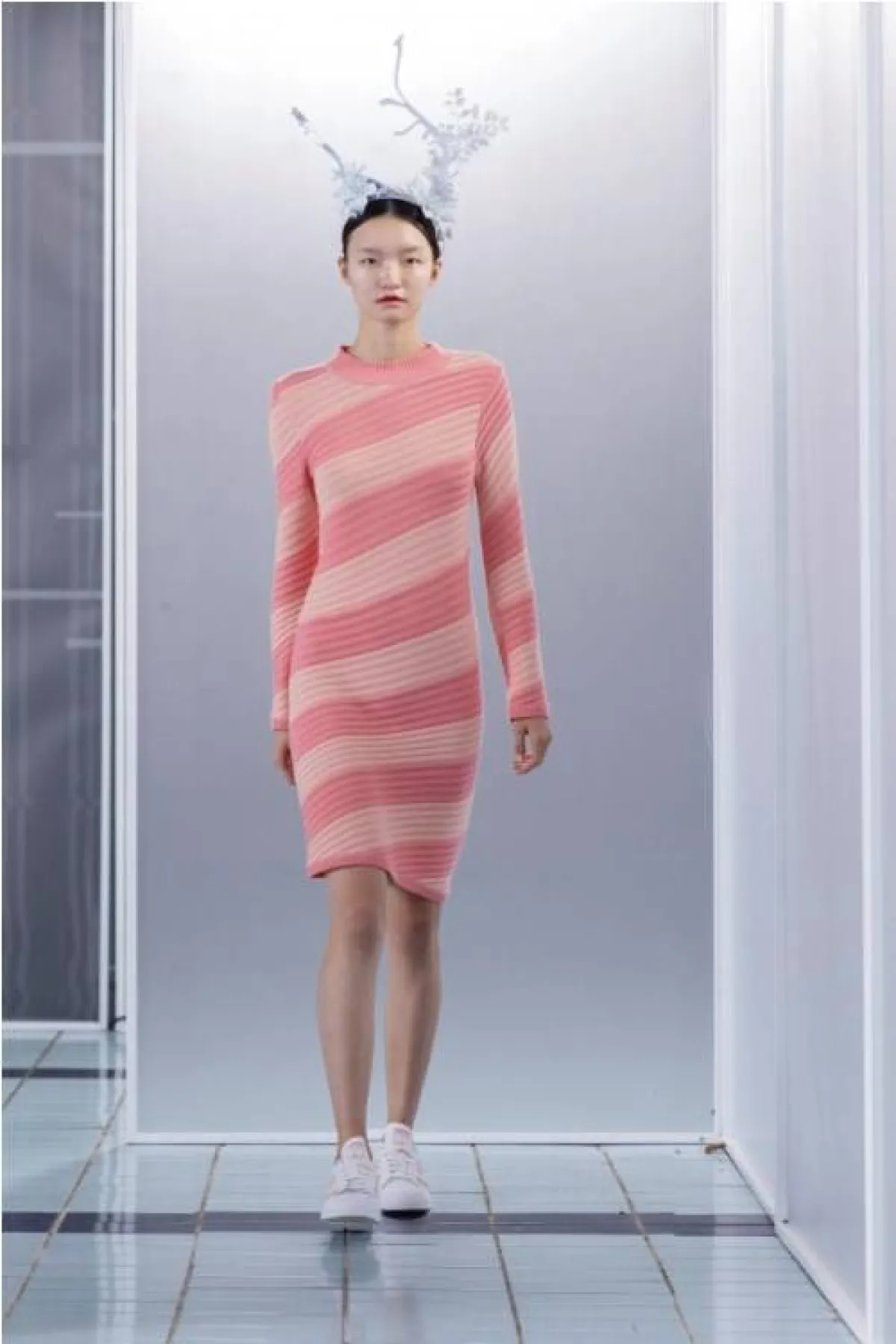 فستان بلونين مختلفين من أبو جان  Apu Jan