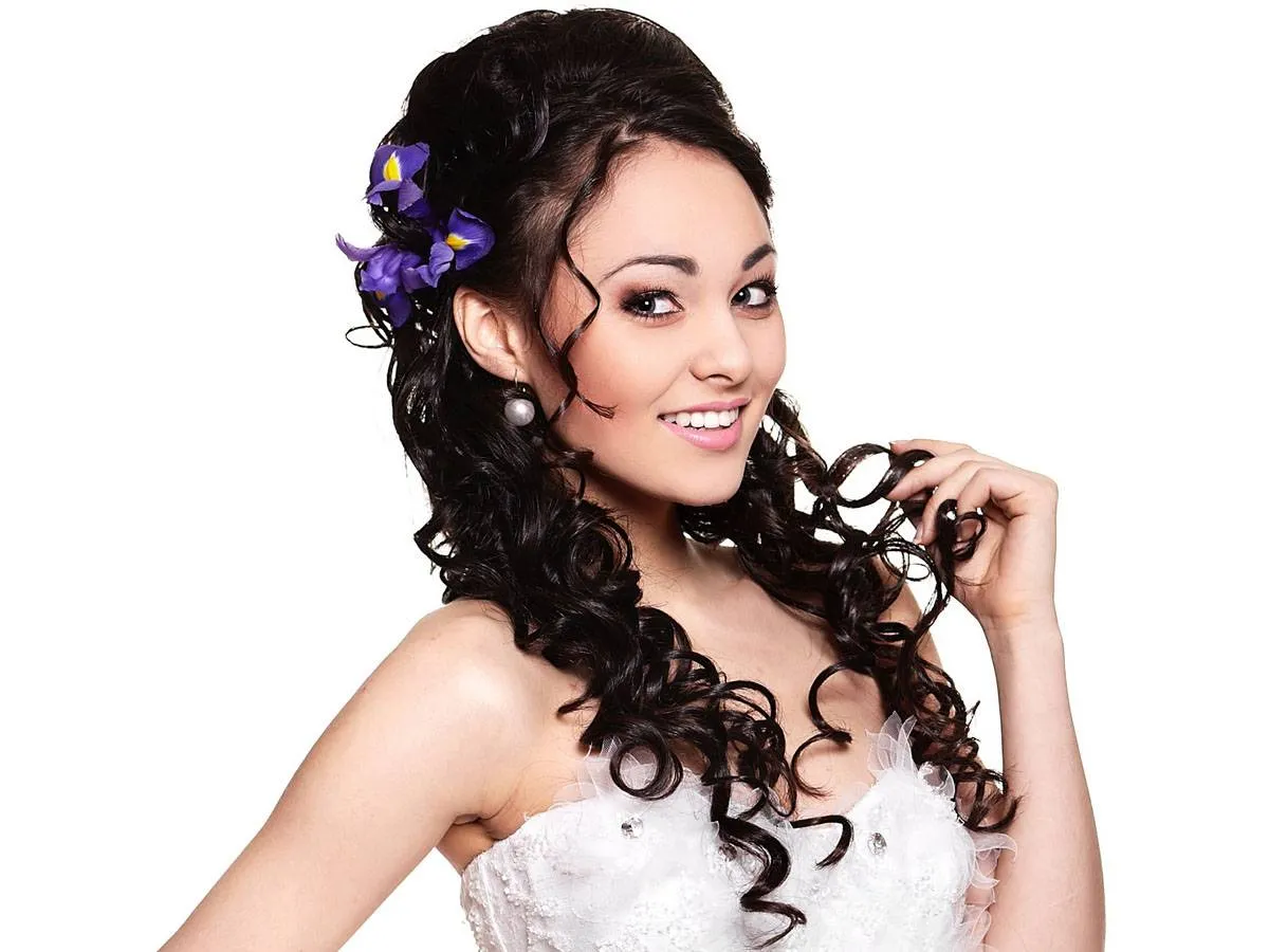 العناية بالشعر الكيرلي للعروس قبل الزفاف