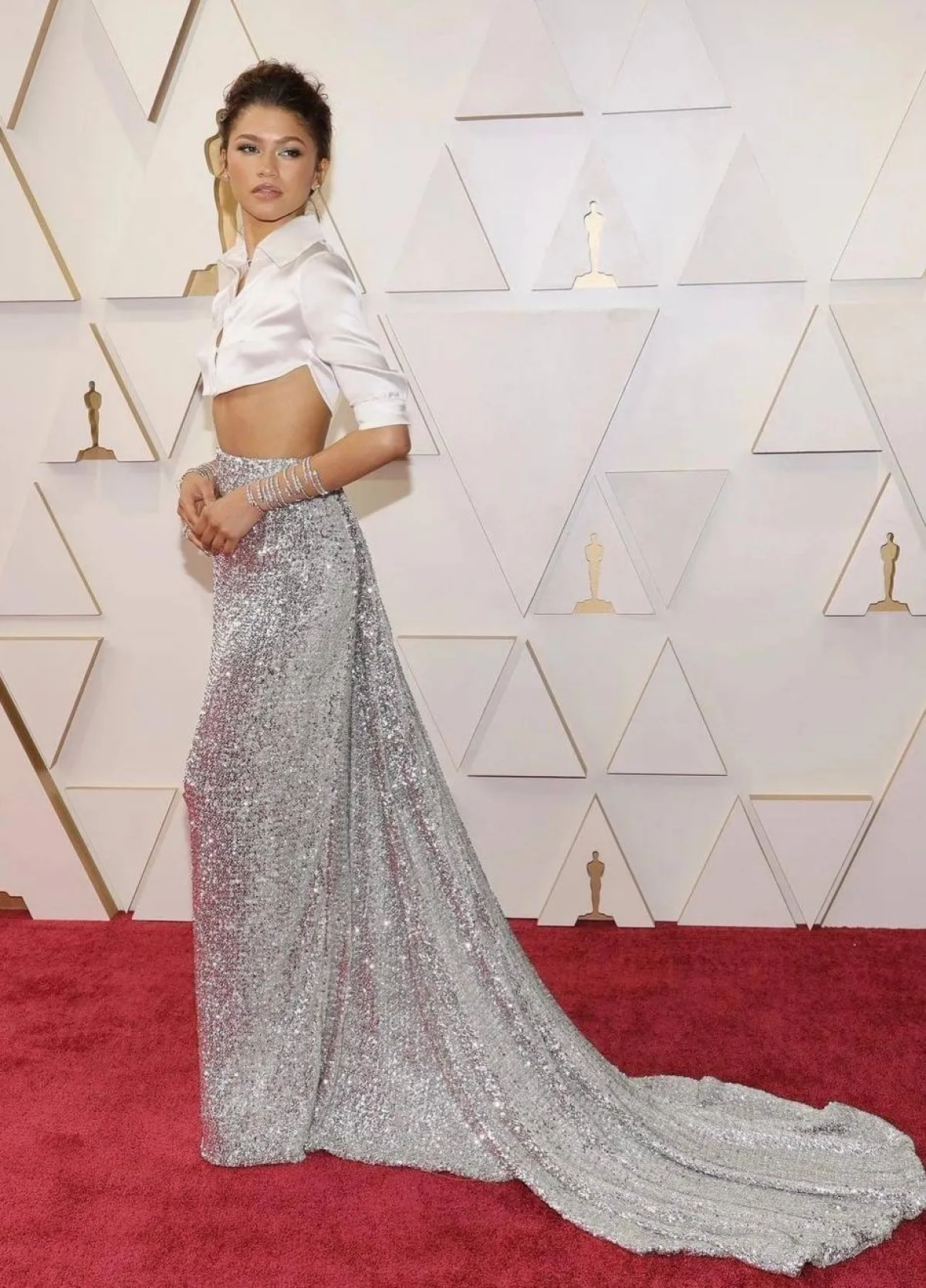 إطلالات أنثوية جريئة من زندايا