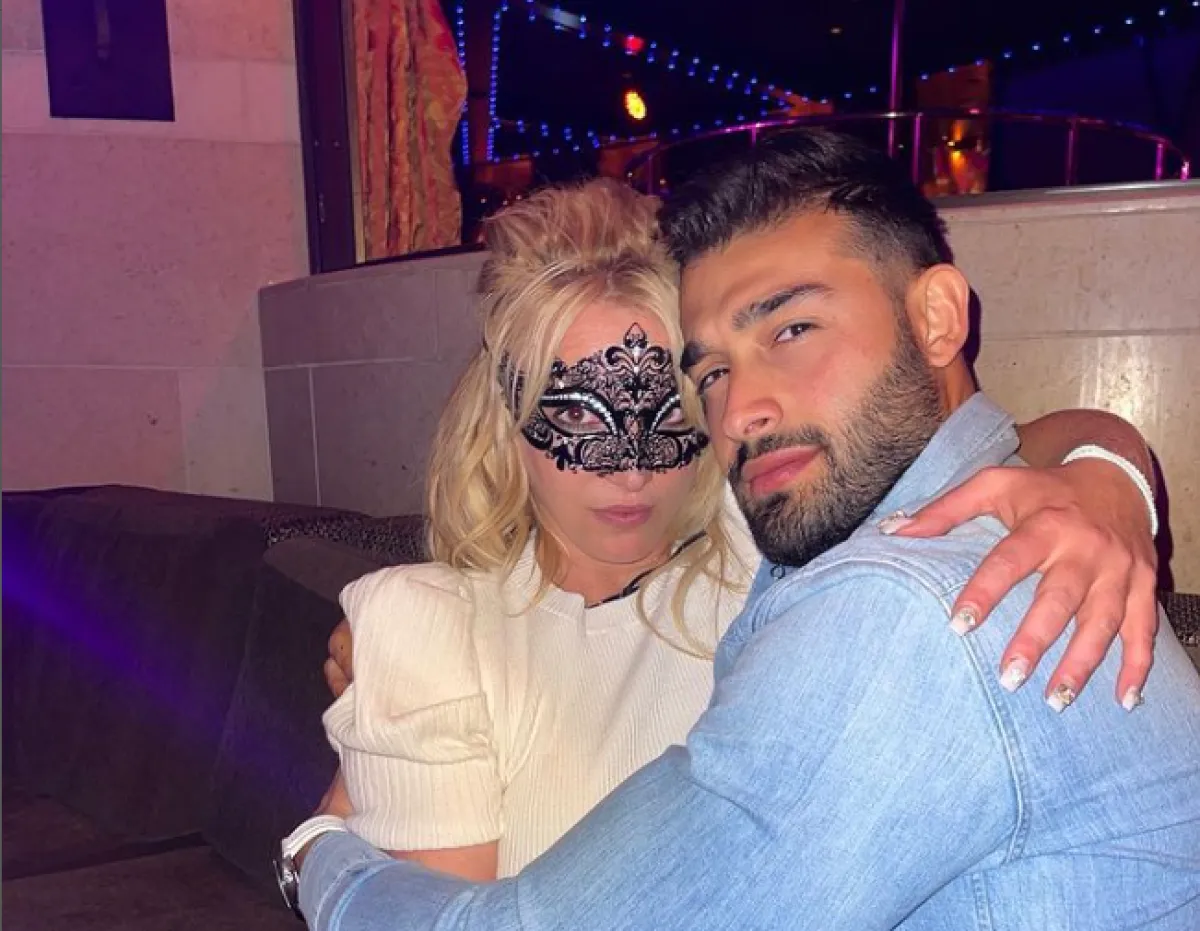 بريتني سبيرز وسام أصغري - الصورة من حساب النجمة على انستغرام