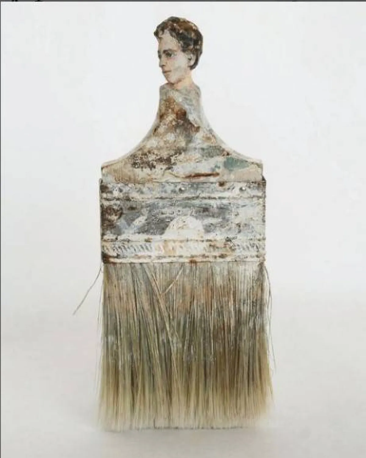 منحوتات على فرشاة الرسم