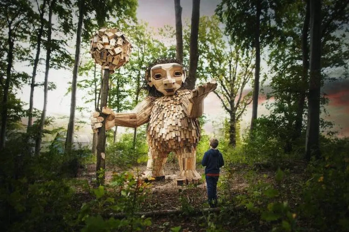 منحوتات توماس دامبو