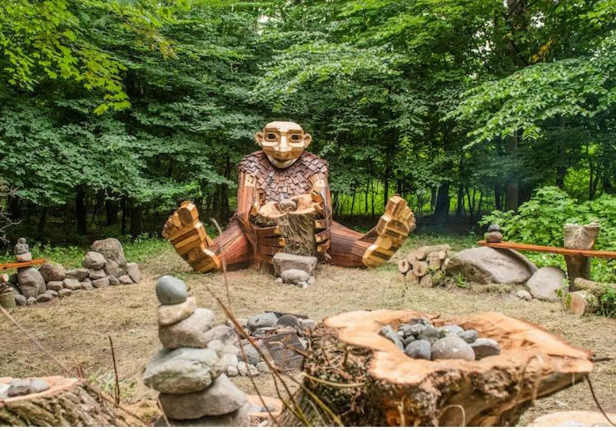 منحوتات توماس دامبو