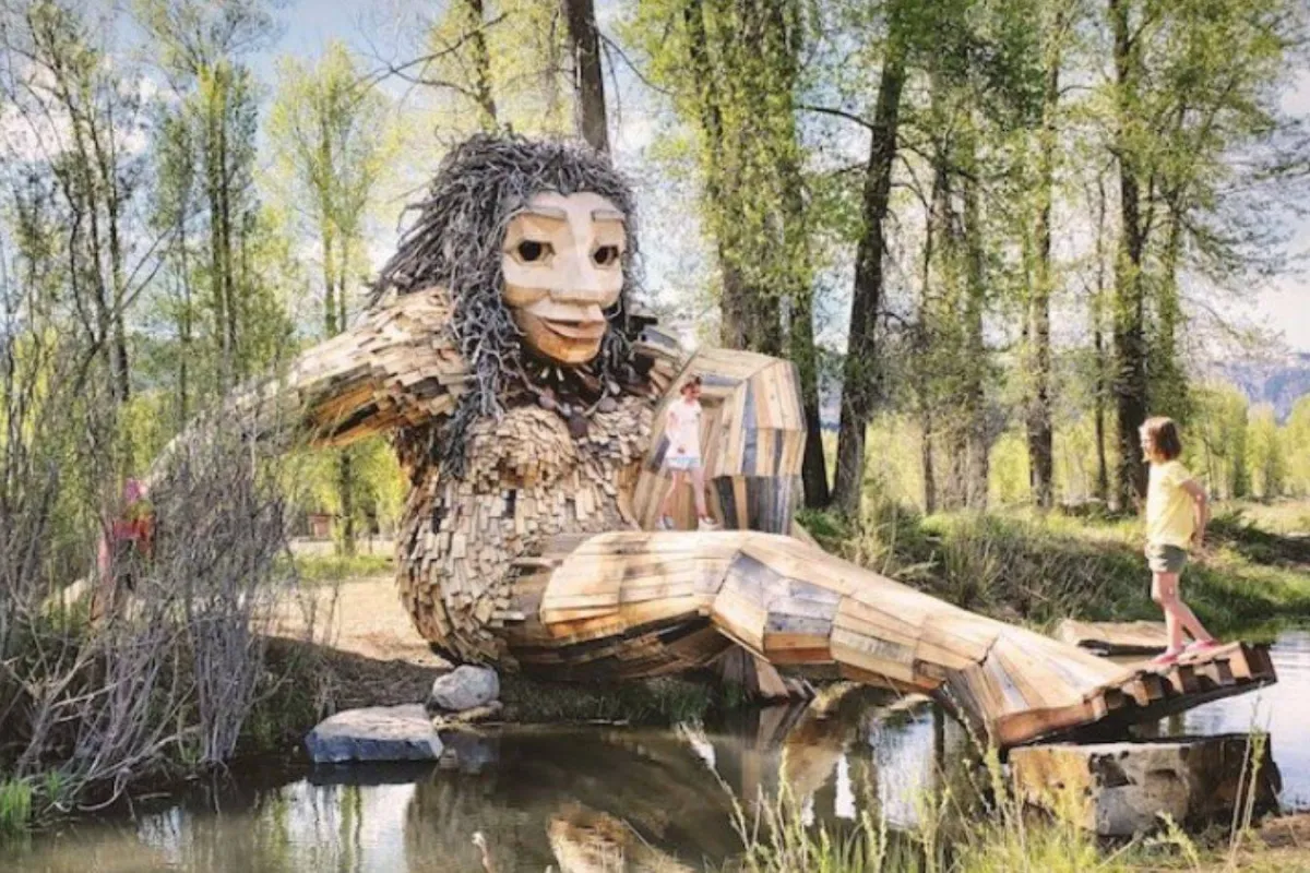 منحوتات توماس دامبو