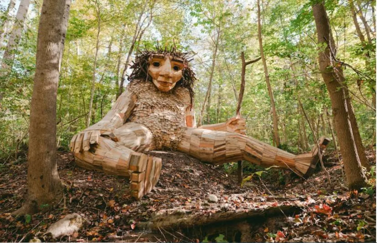 منحوتات توماس دامبو