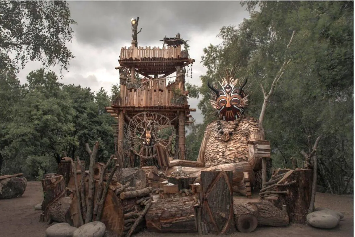 منحوتات توماس دامبو