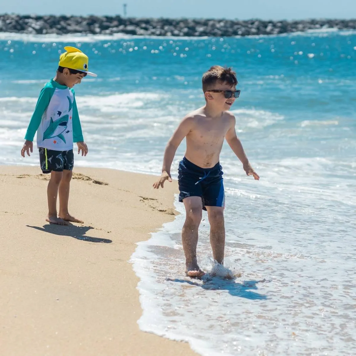 صورة لطفلين