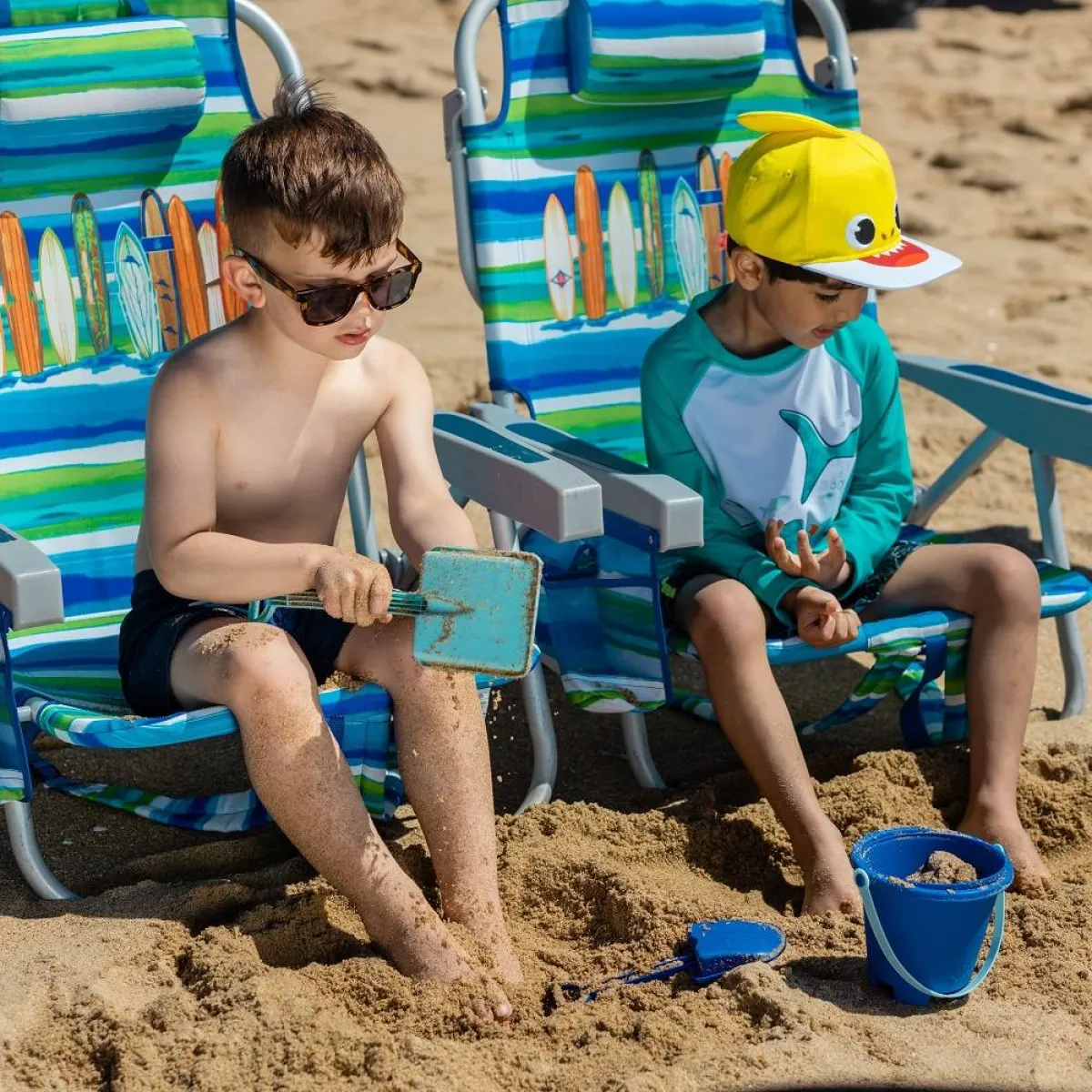 صورة لطفلين