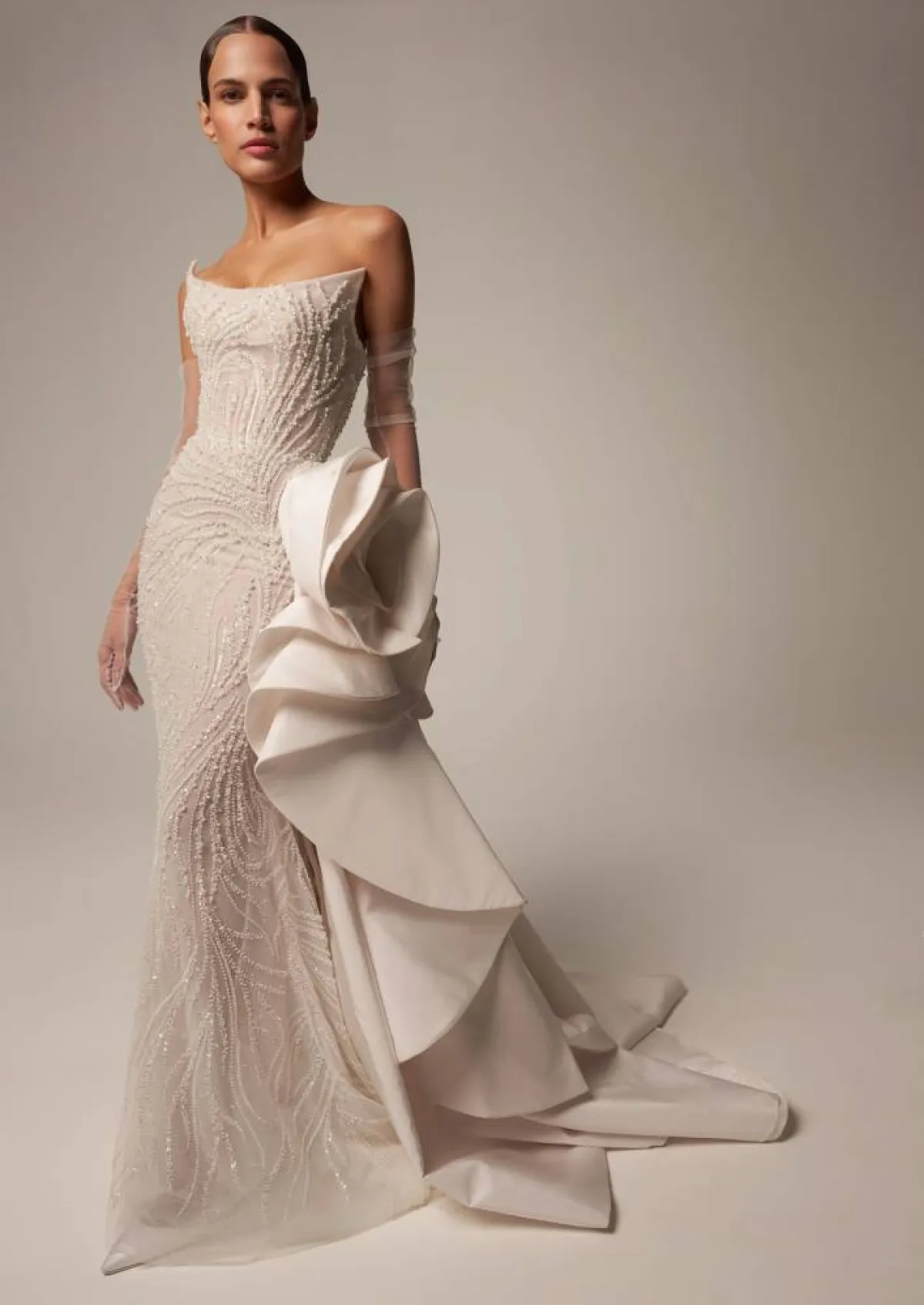 فستان من تصاميم المصمّمة اللبنانية سارة مراد