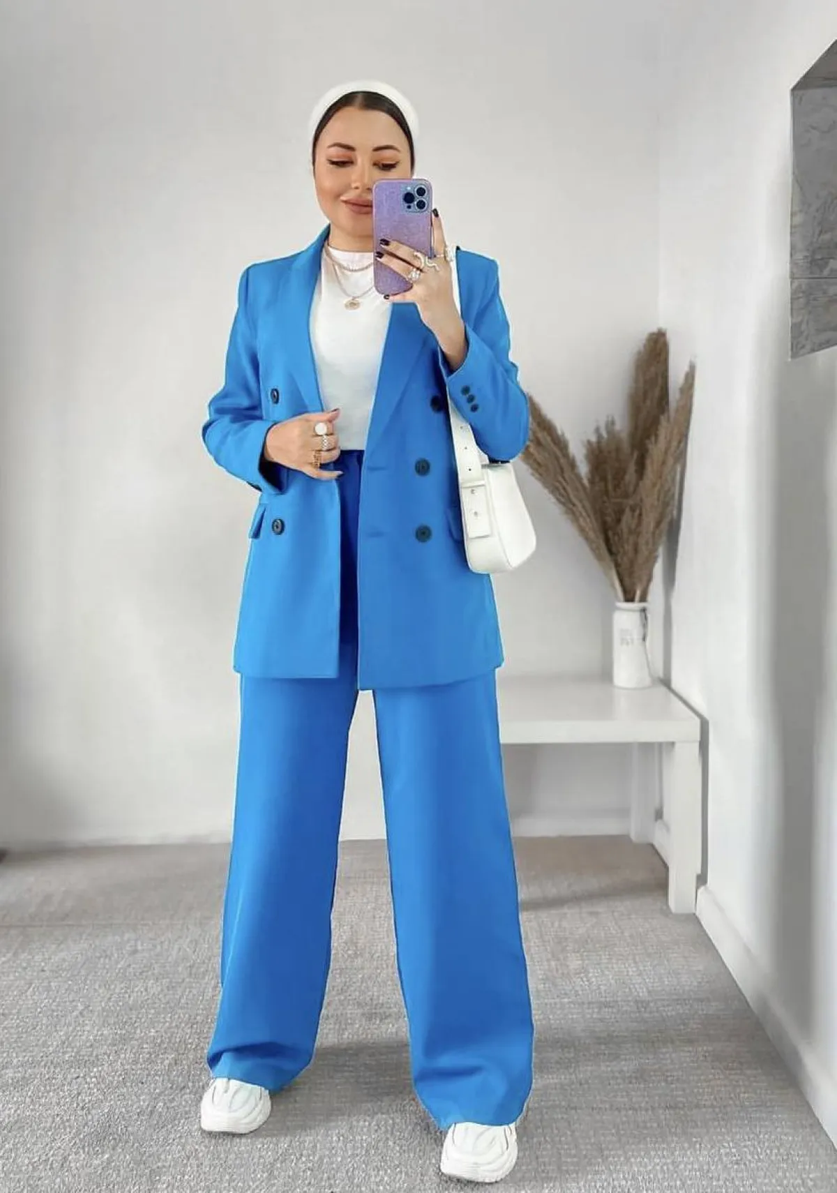 البدلة الملونة