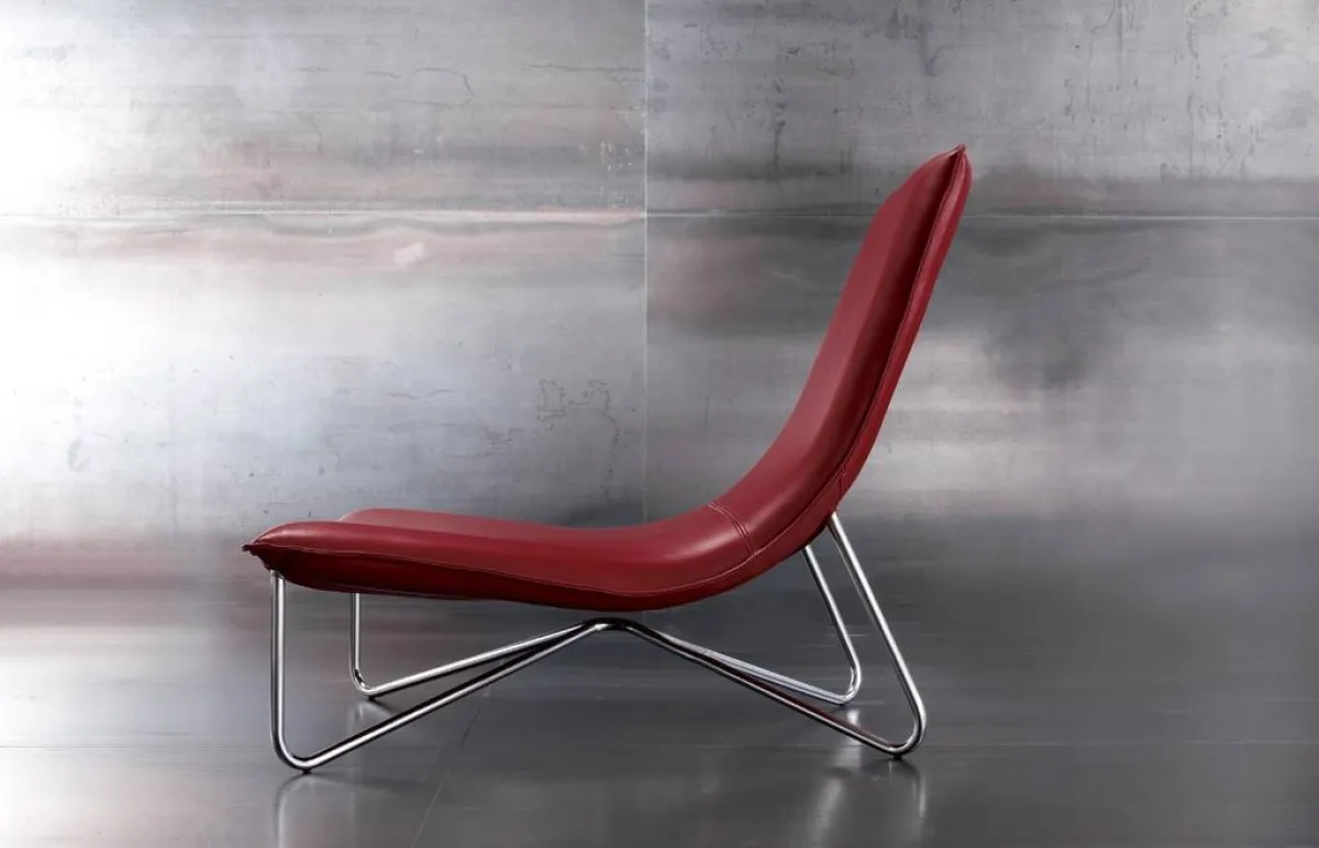 كرسي وثير مناسب للاسترخاء