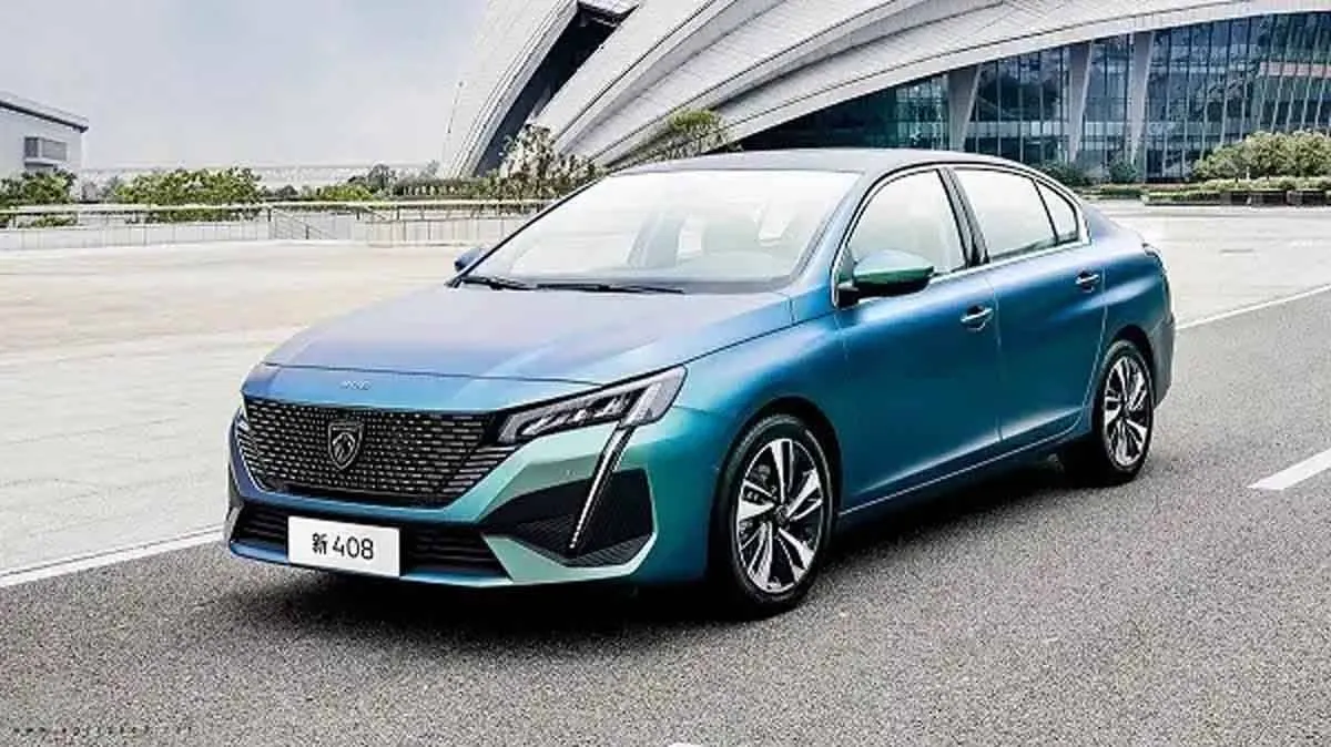 الكشف عن سيارة بيجو 408 سيدان 2023