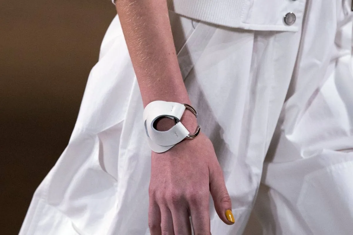 موديلات أساور عريضة