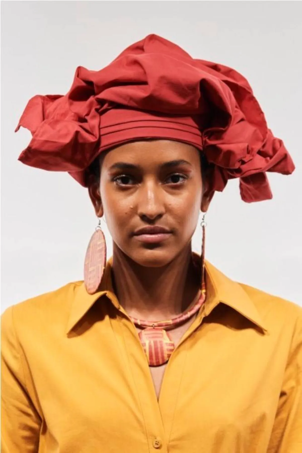 إكسسوارات غريبة للشعر