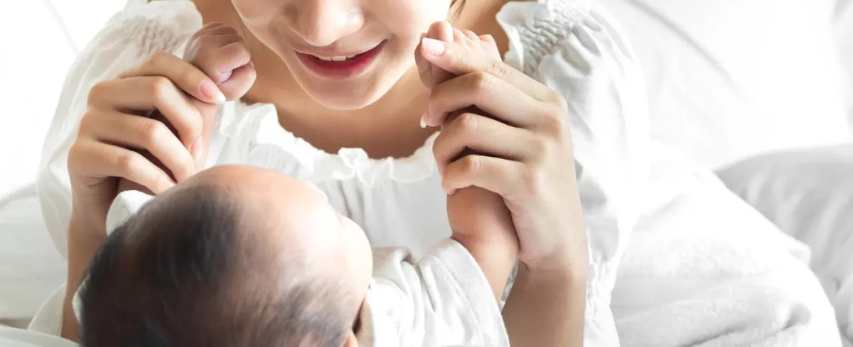 صورة لأم وطفلها