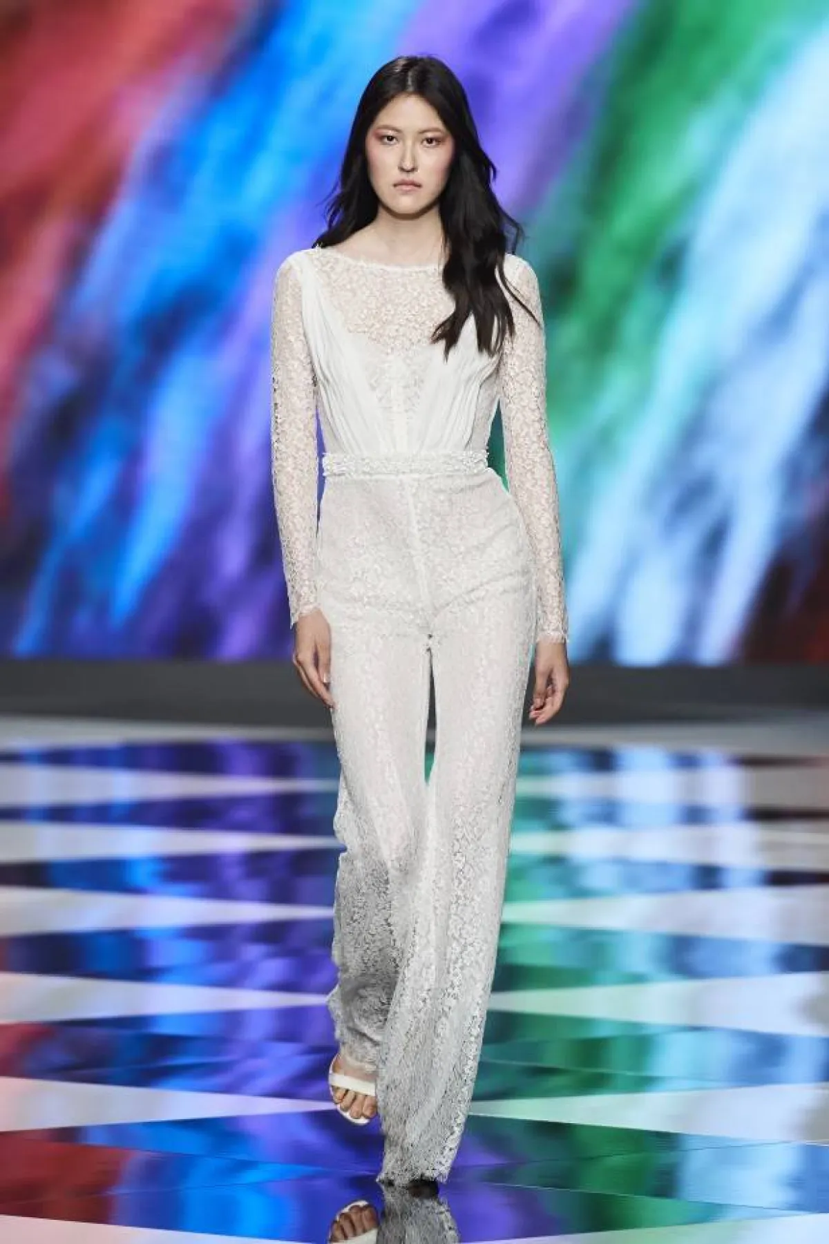 موديلات جمبسوت للعرويس