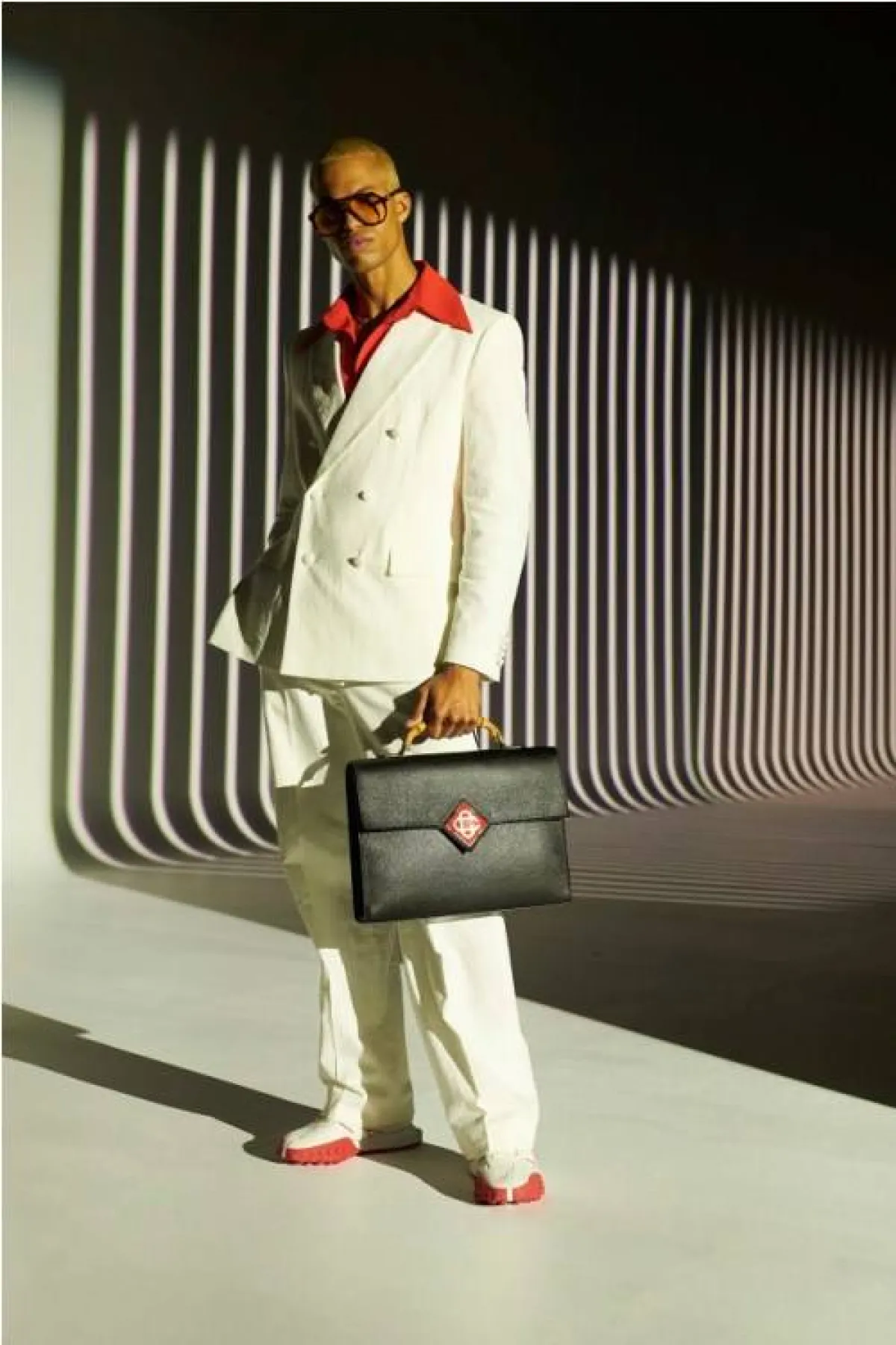 بليزر باللون الأبيض من كازابلانكا  Casablanca