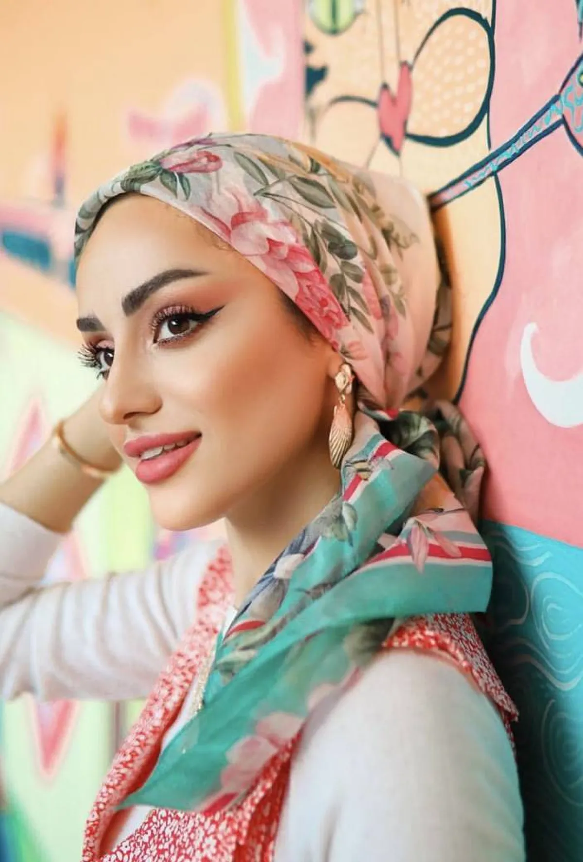 حجاب مطبع بالورود