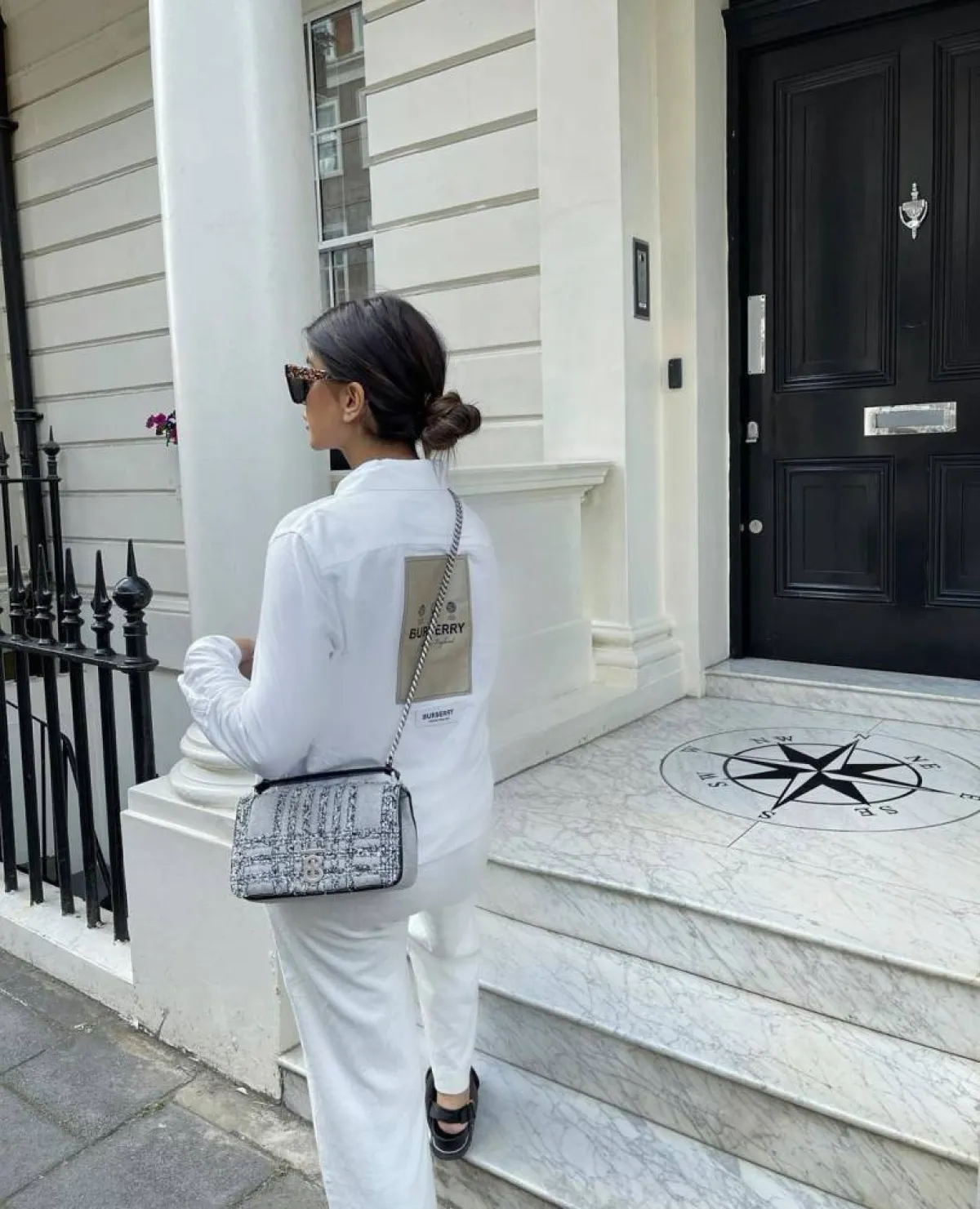 حقائب علا فرحات من أفخر العلامات التجارية 