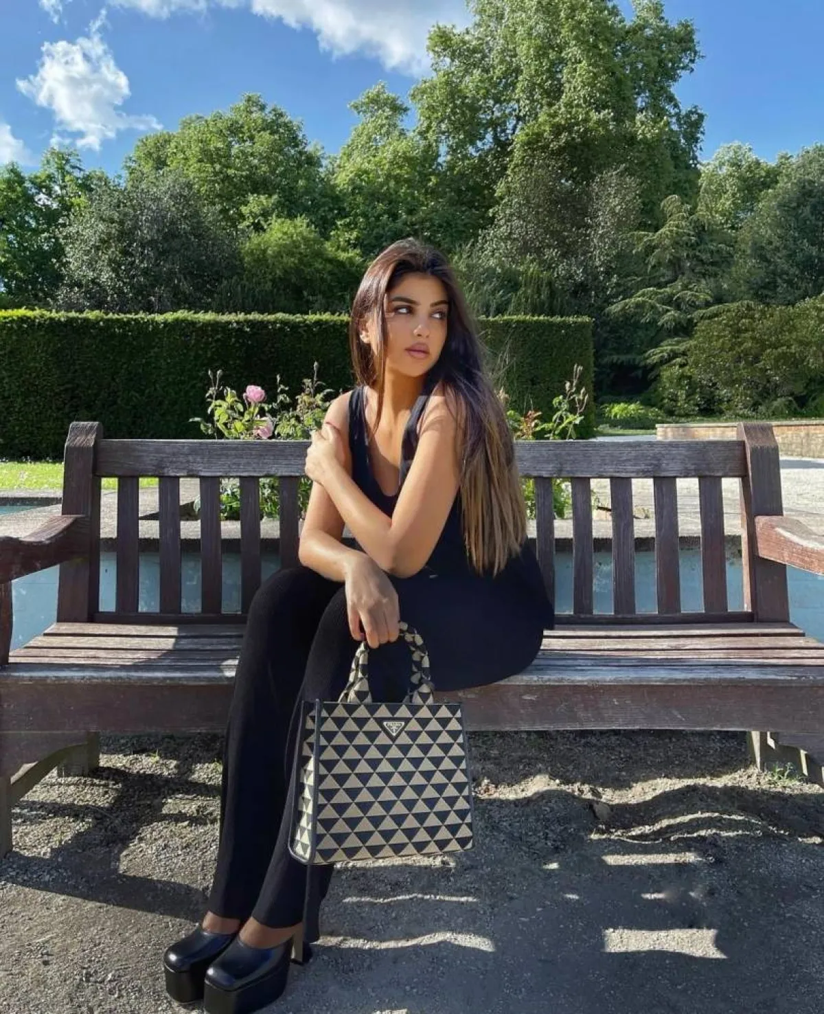 حقائب علا فرحات من أفخر العلامات التجارية 