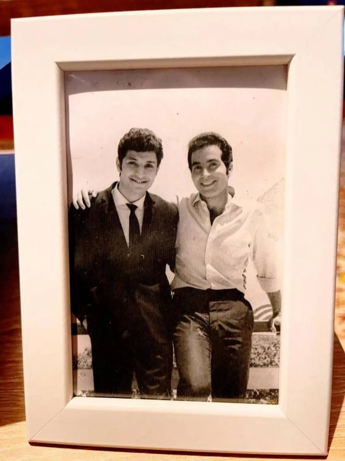 والد ياسمين عبد العزيز مع حسن يوسف - الصورة من حساب وائل عبد العزيز على الفيس بوك