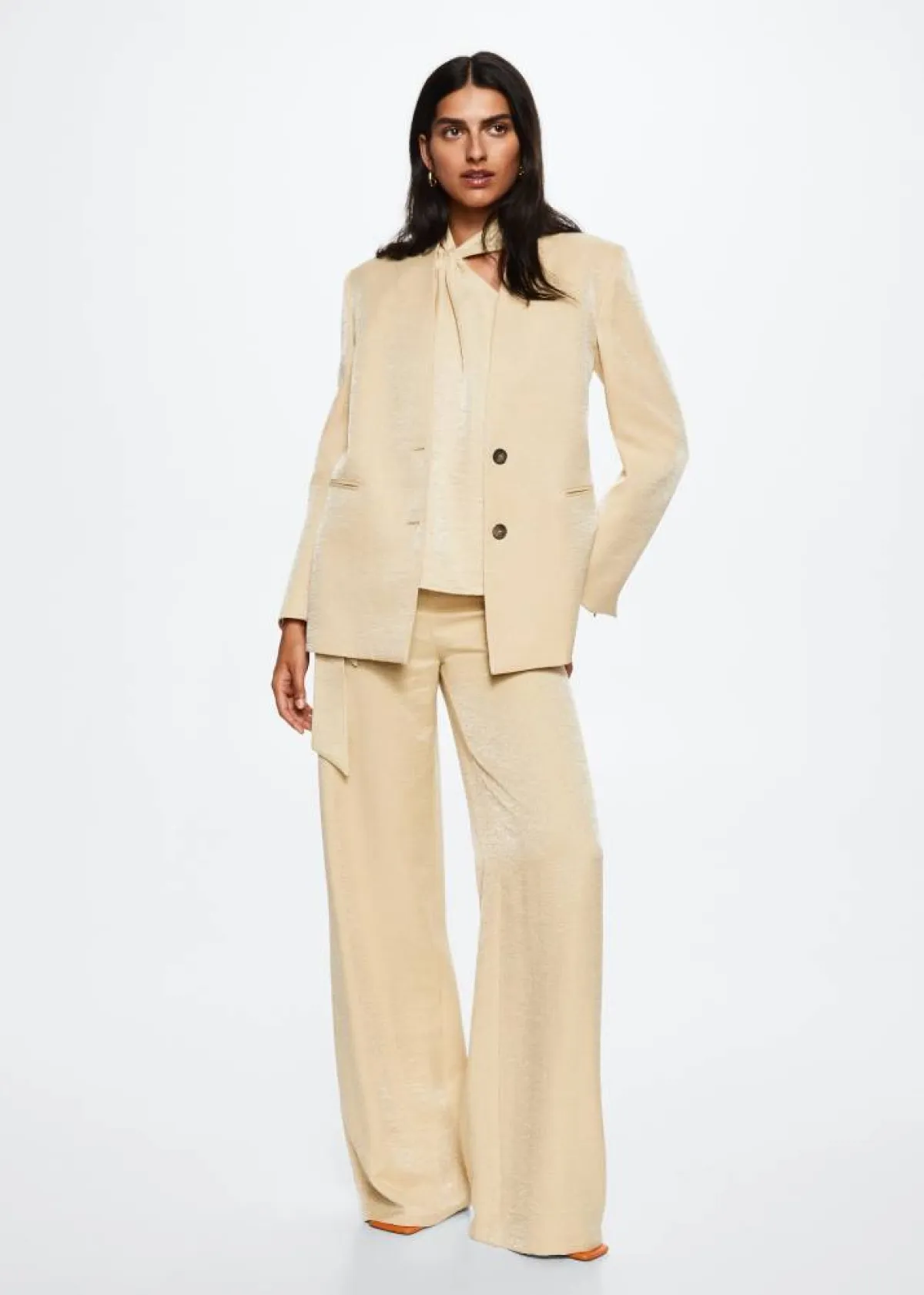 من مجموعة Mango لعيد الأضحى 