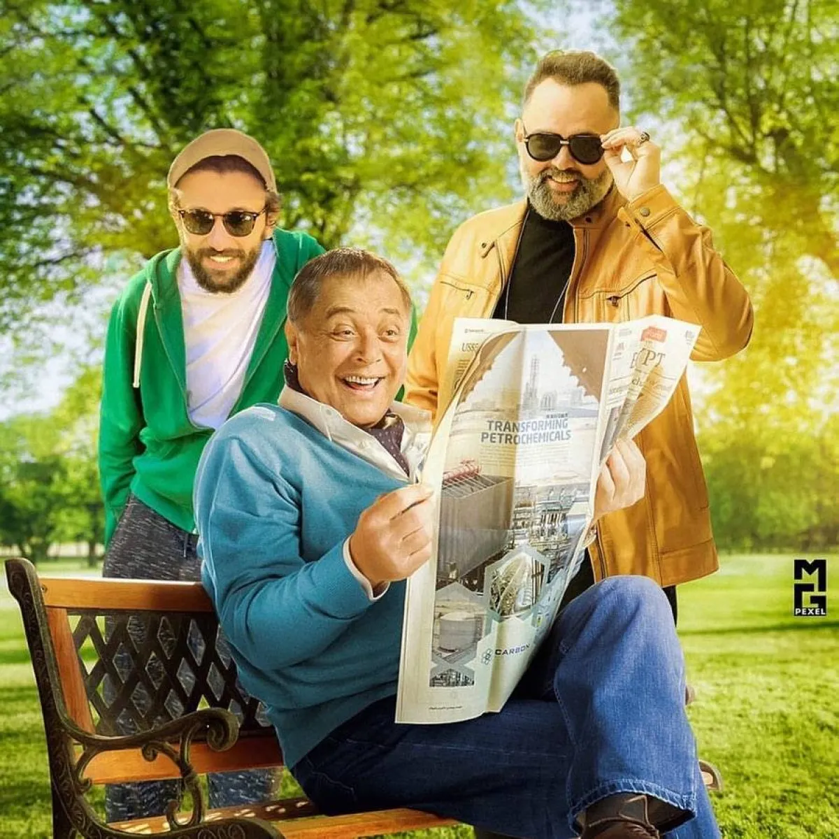 محمد وكريم رفقة والدهما الراحل محمود عبدالعزيز - صورة من حساب محمد على إنستجرام