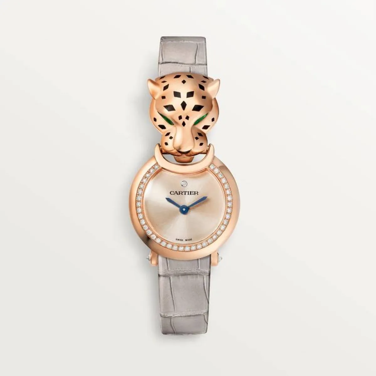 ساعة مزينة بشعار الماركة من كارتييه Cartier