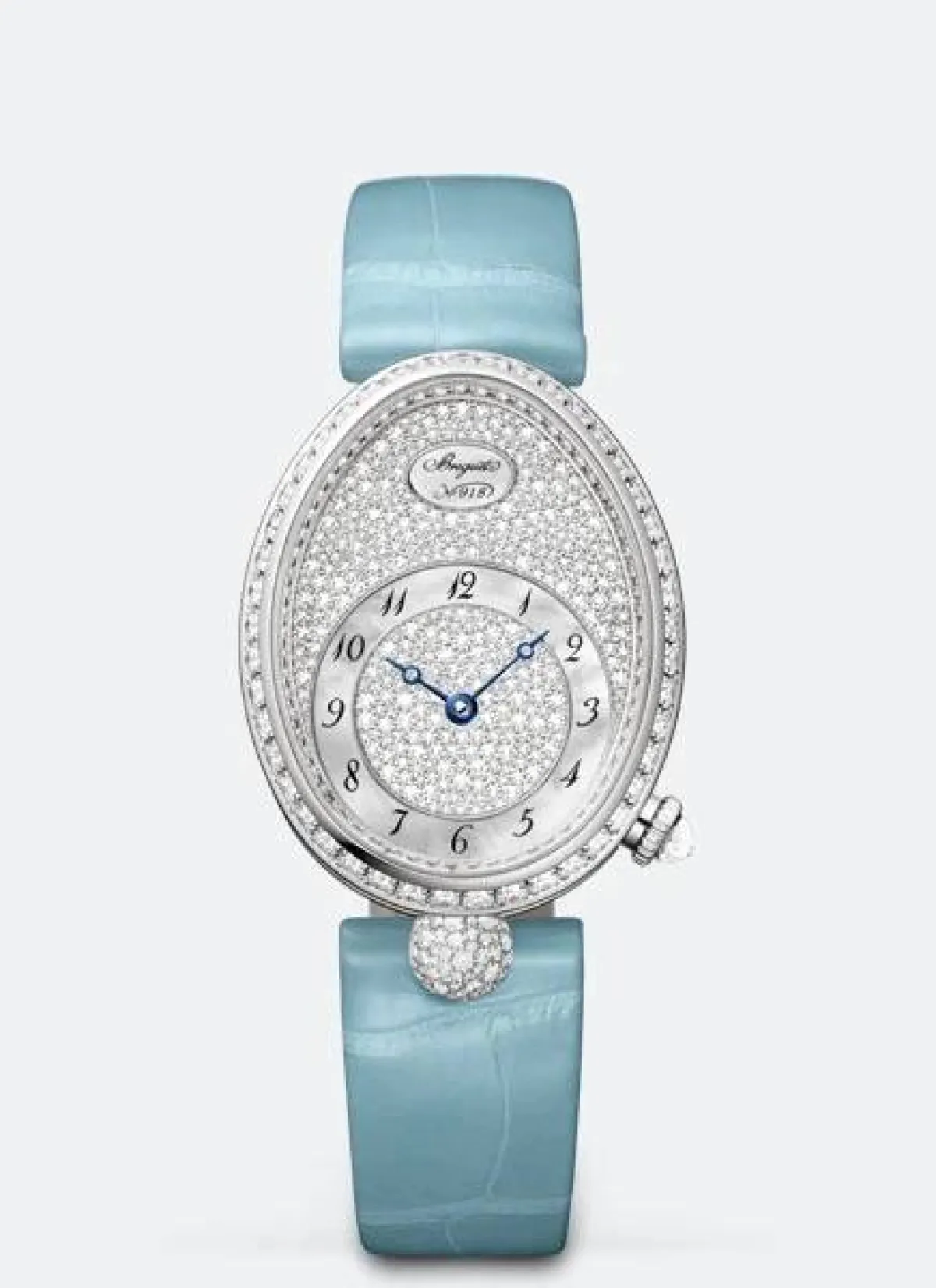 ساعة مزينة بشعار الماركة من بريجيه Breguet