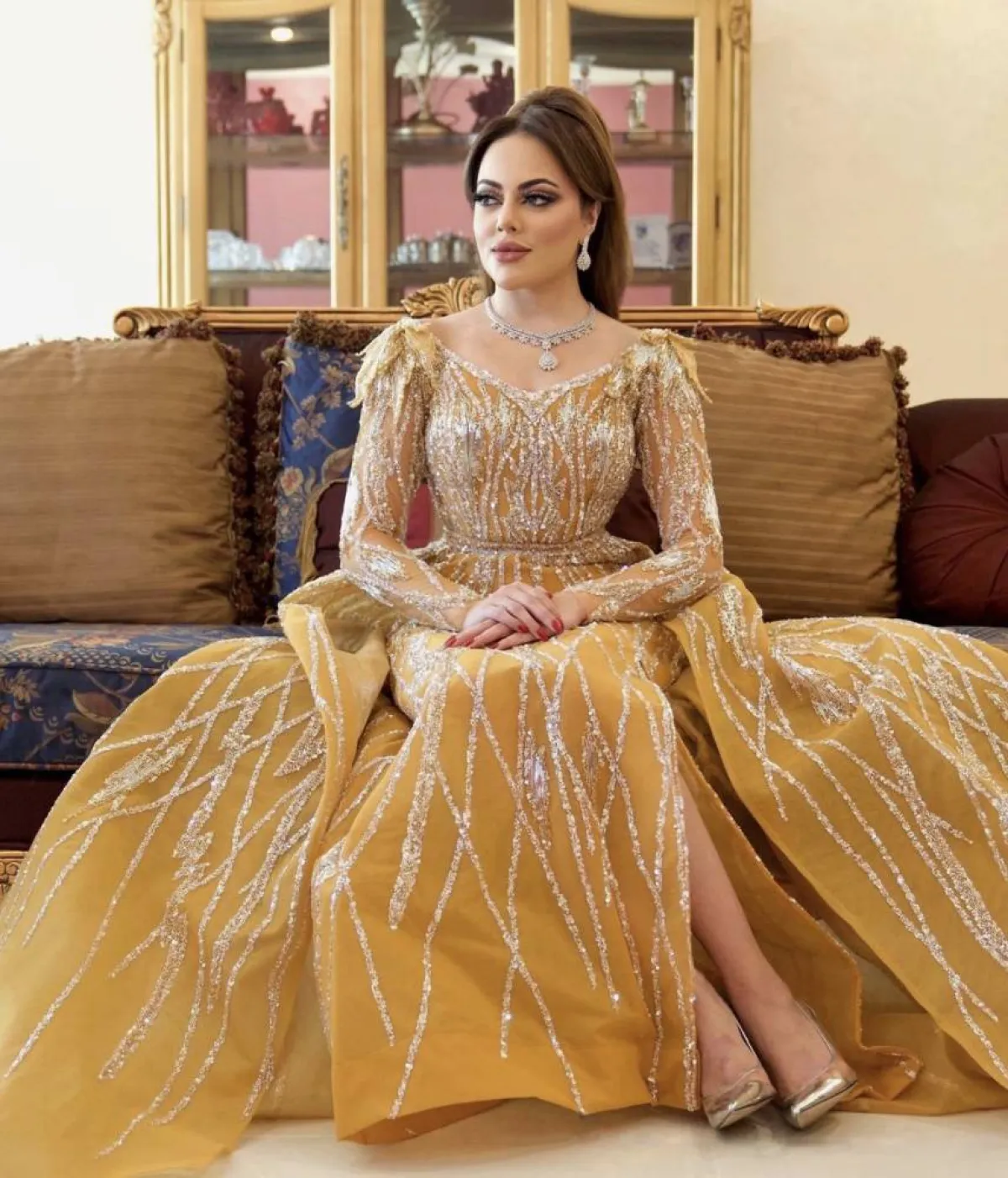 فستان سهرة مطرز