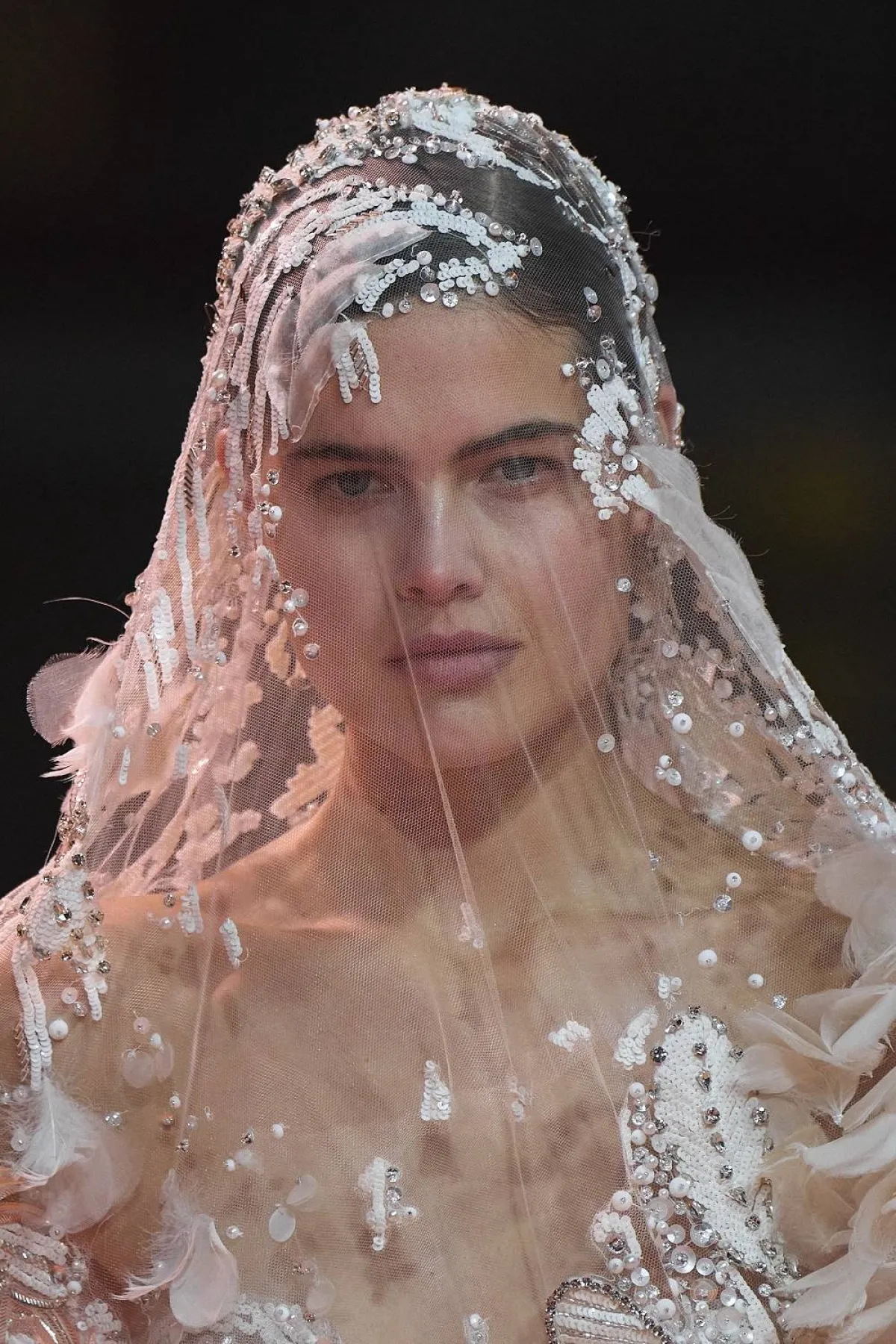  من عروض Elie Saab