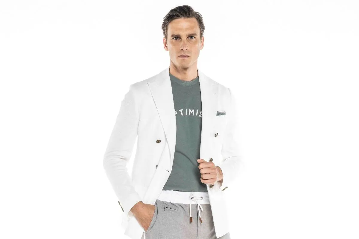 سترة بليزر باللون الأبيض من إليفانتي Eleventy