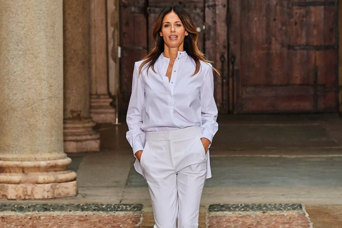 تنسيق السروال الأبيض من جيني Genny