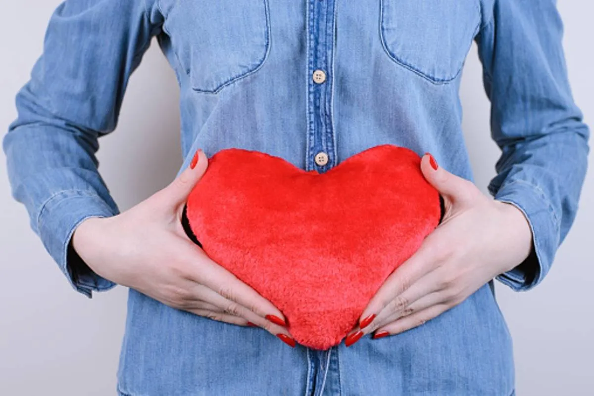 صورة تعبر عن فرحة الحامل في الشهر الأول