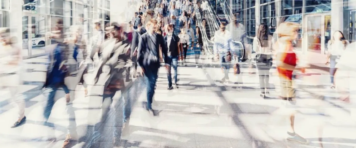 أصول التصرّف في المكان العامّ المزدحم