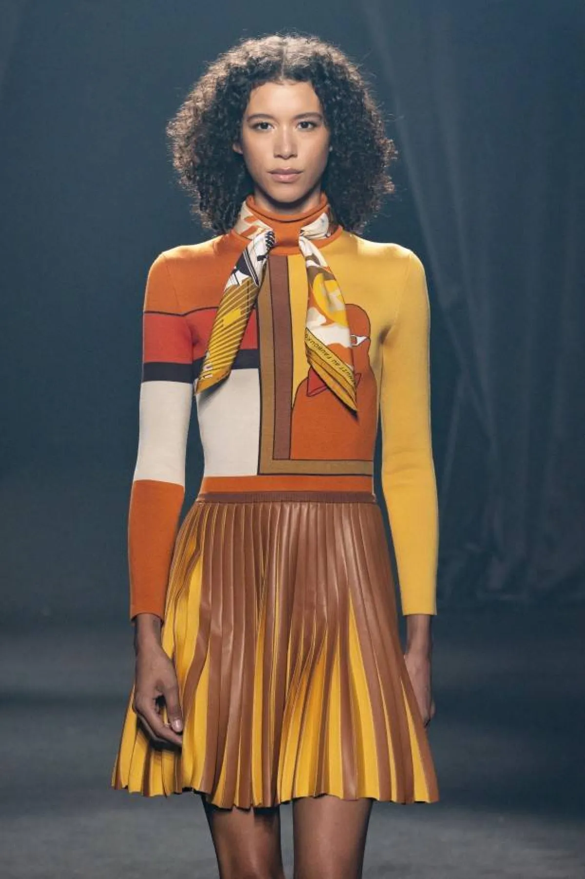 تنسيق اللون الخردلي