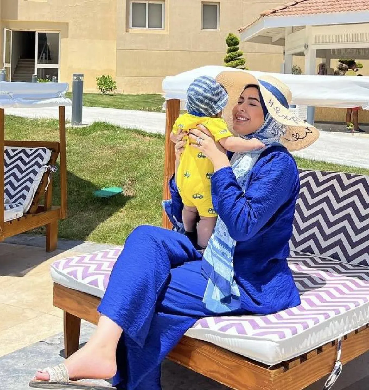 ازياء الساتان