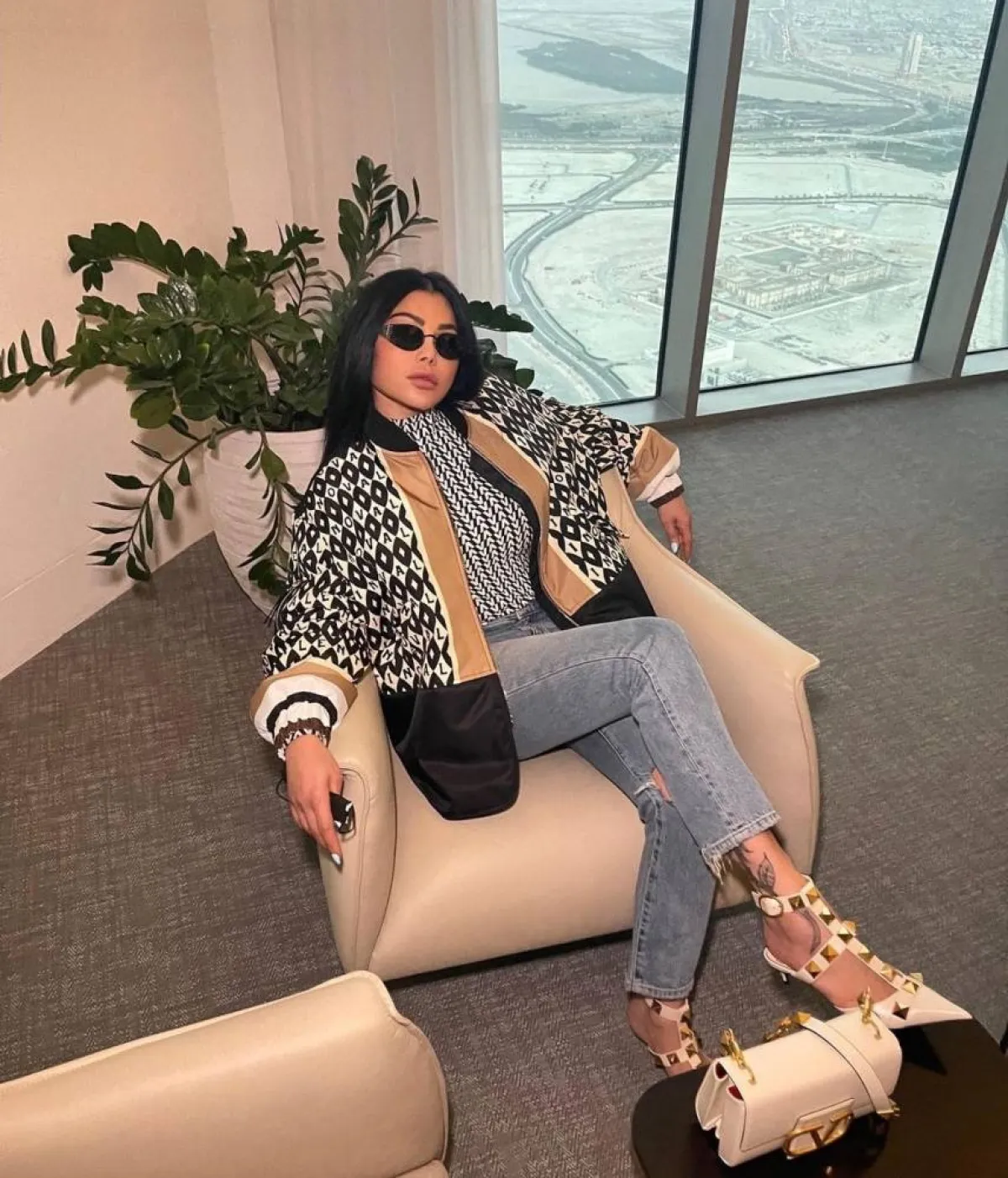 إطلالات هيفاء وهبي بالجينز