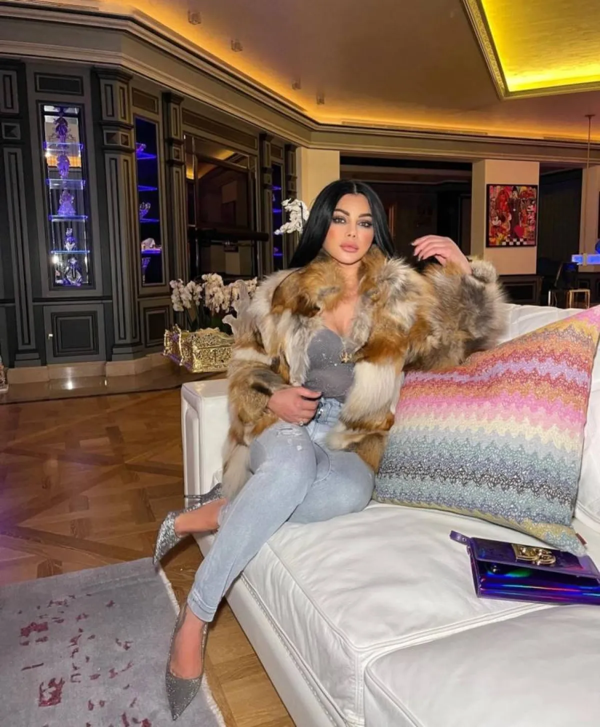 إطلالات هيفاء وهبي بالجينز